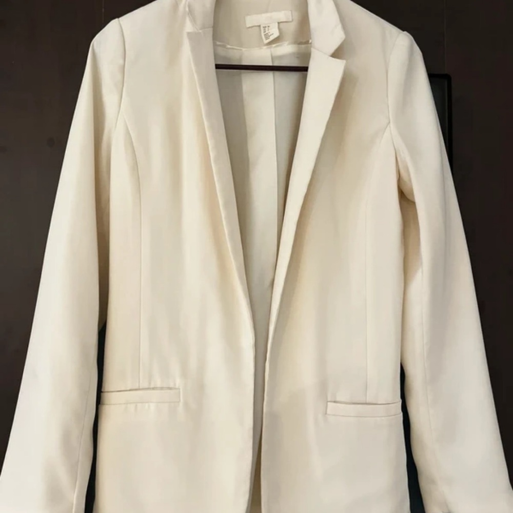 Elegant Cream Women's Blazer